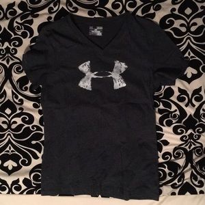 Grey Under Armour loose T-shirt